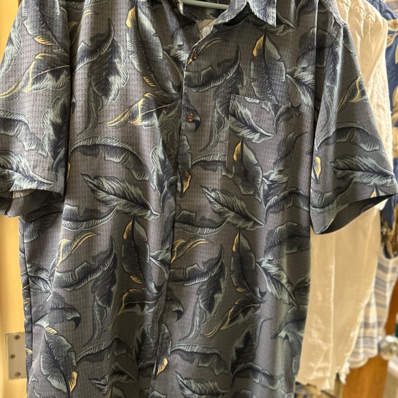 Men's Bundle Button Down Collared Shirts - Picture 2 of 5